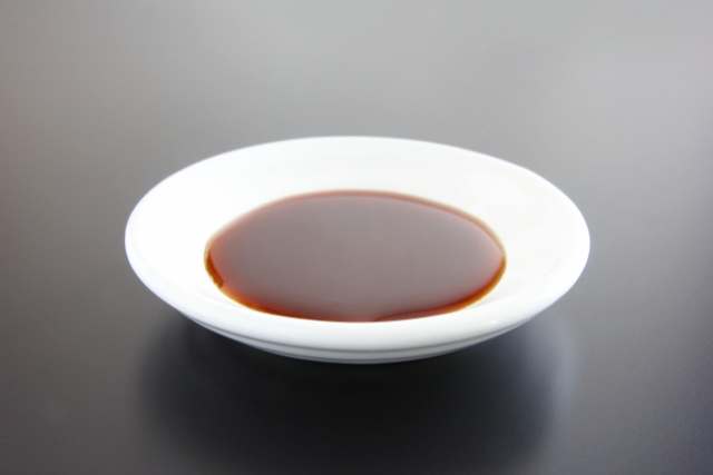 皿に入った醤油