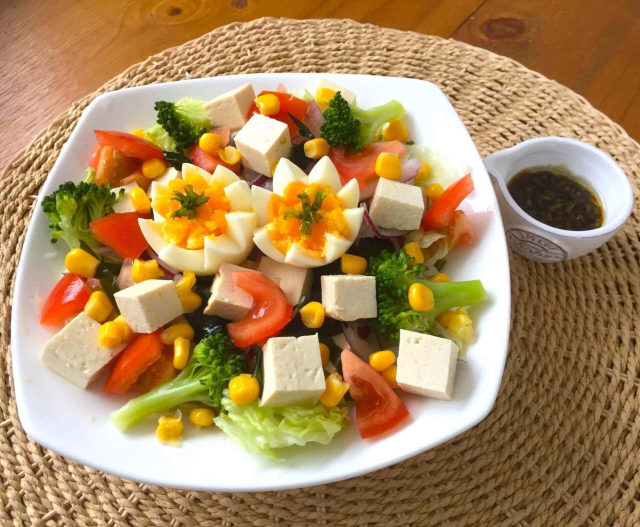 豆腐サラダ